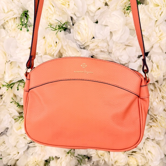 Nanette Lepore Handbags - 👜 Nanette Lepore Tan Pebbled Faux Leather Crossbody / Clutch